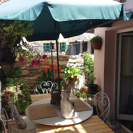 Casa Med Holiday Home Isolabona Exterior photo