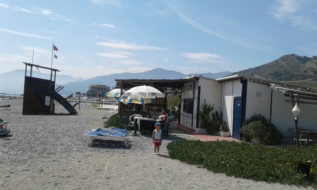 Casa Med Holiday Home Isolabona Exterior photo